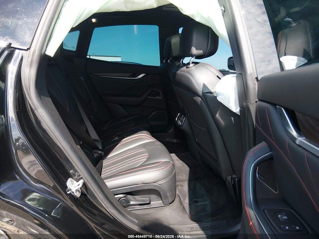 ZN661XUA8KX309727 2019 MASERATI LEVANTE photo no. 8