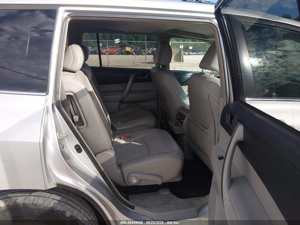 5TDZK3EH3BS046746 2011 TOYOTA HIGHLANDER photo no. 8