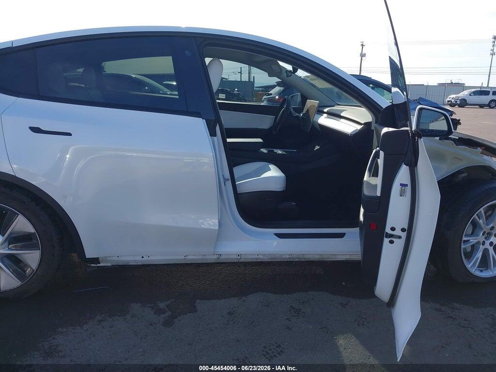 7SAYGDEE2NF359260 2022 TESLA MODEL Y photo no. 5