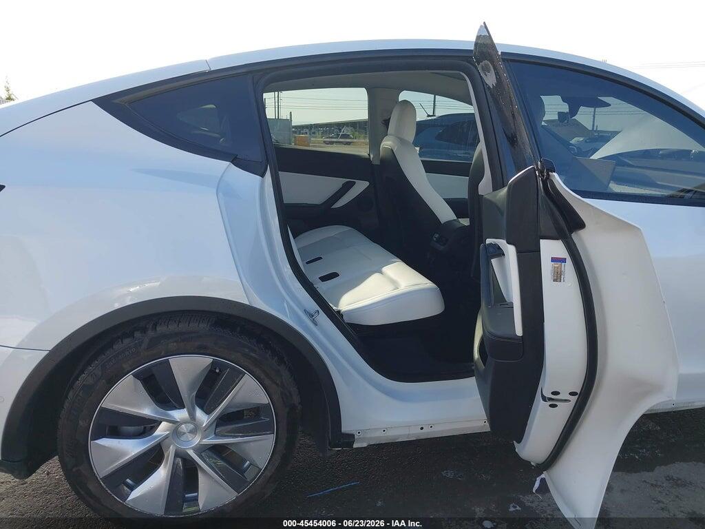 7SAYGDEE2NF359260 2022 TESLA MODEL Y photo no. 8
