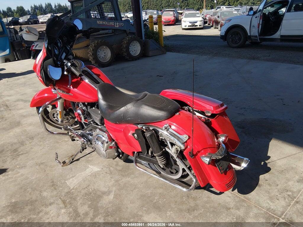 1HD1KB413AB670188 2010 HARLEY-DAVIDSON FLHX photo no. 3