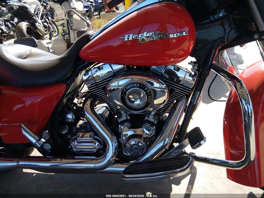 1HD1KB413AB670188 2010 HARLEY-DAVIDSON FLHX photo no. 8