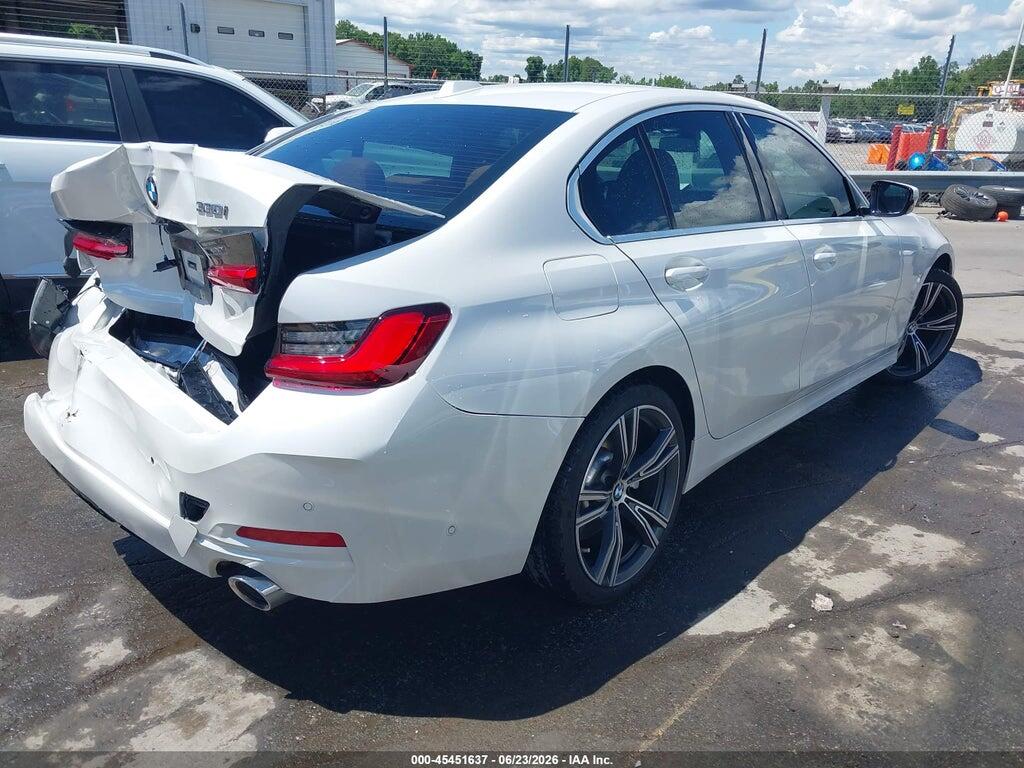3MW69FF03R8E06364 2024 BMW 330I photo no. 4