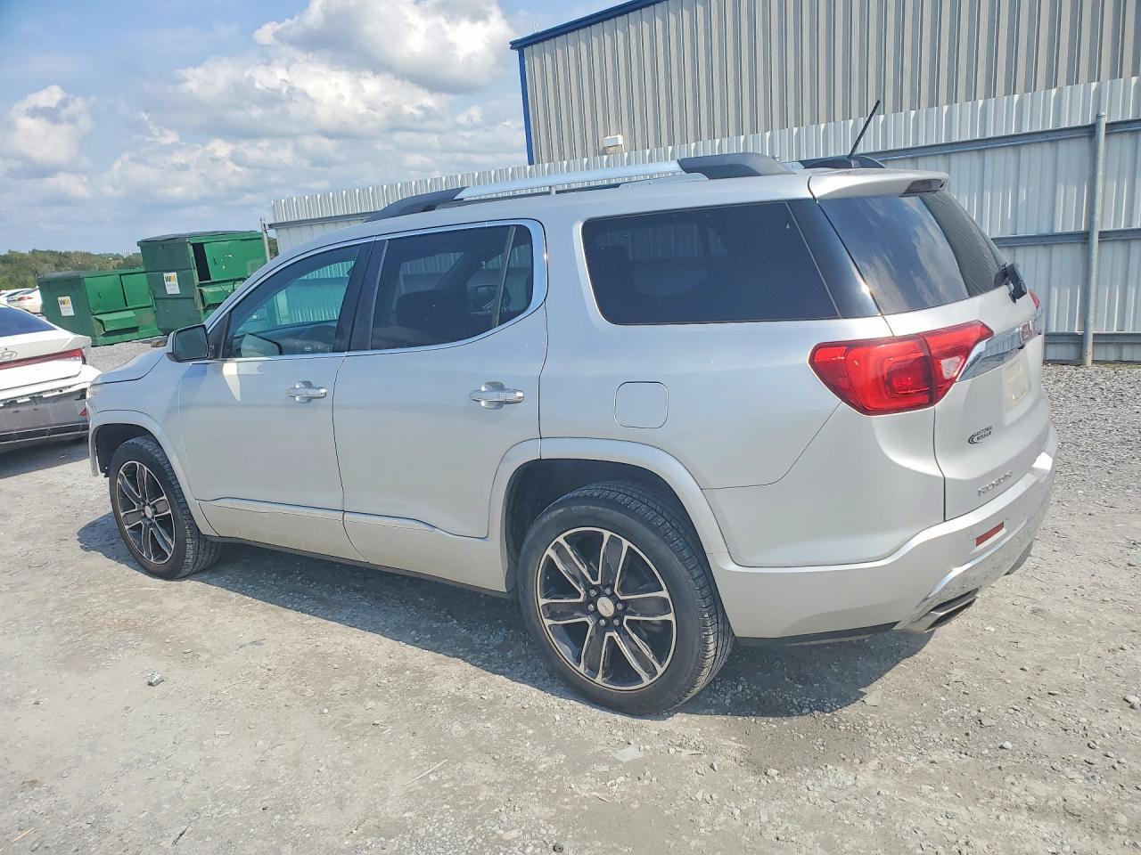 2017 GMC ACADIA DENALI — Фото 2 из 13