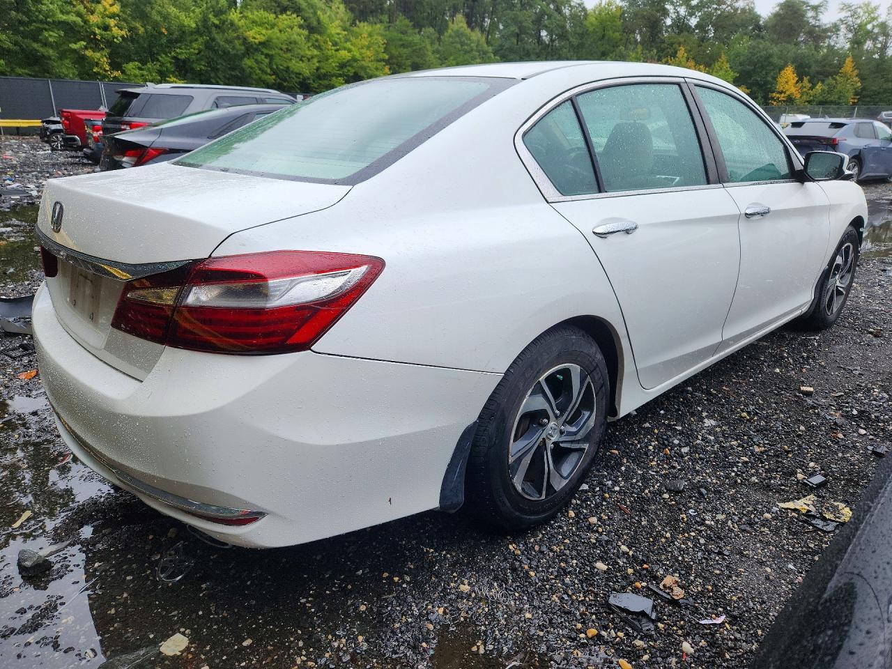 2017 HONDA ACCORD LX — Фото 3 из 12