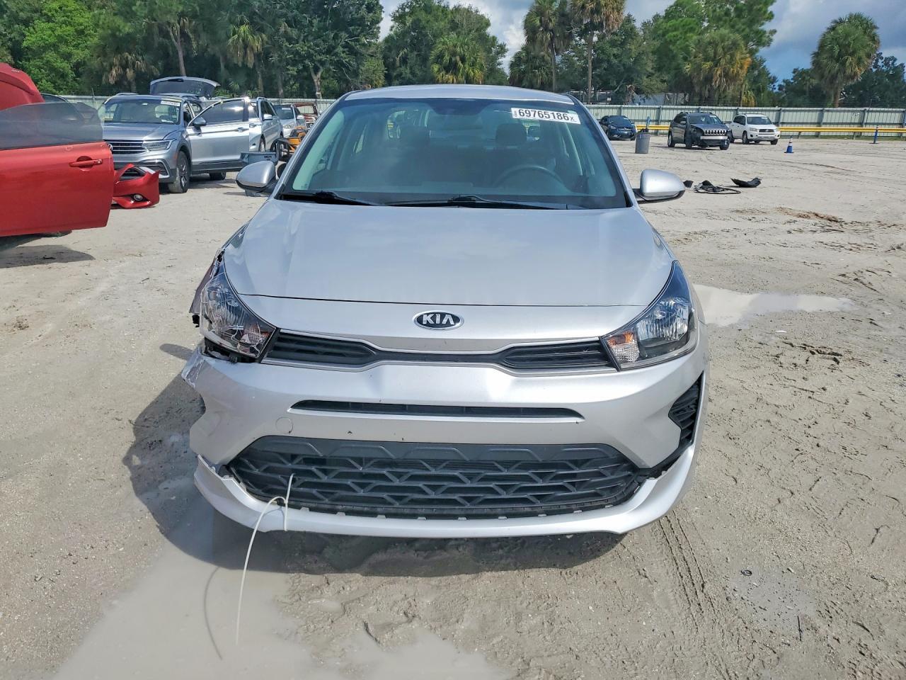 2021 KIA RIO S — Фото 5 из 13