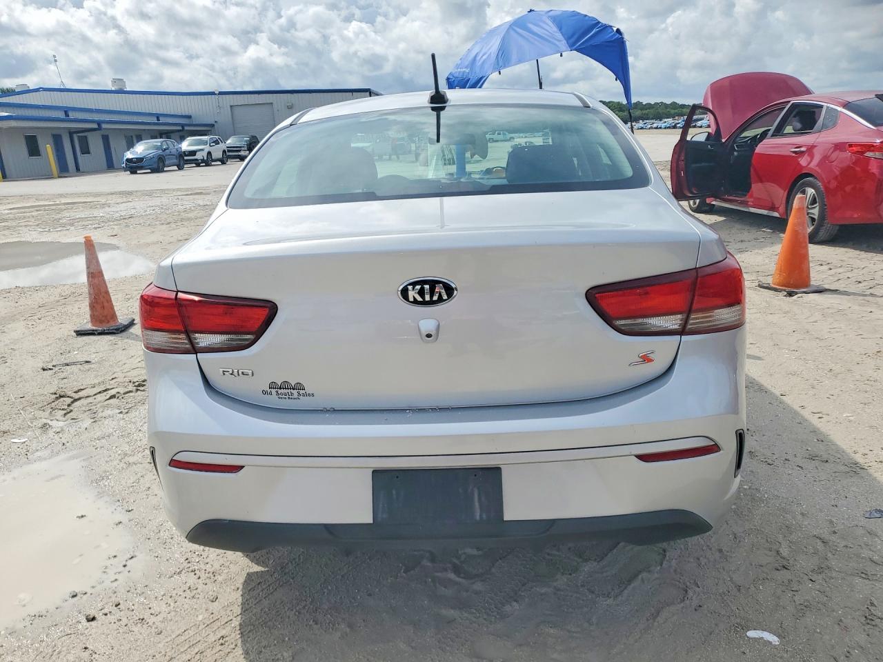2021 KIA RIO S — Фото 6 из 13