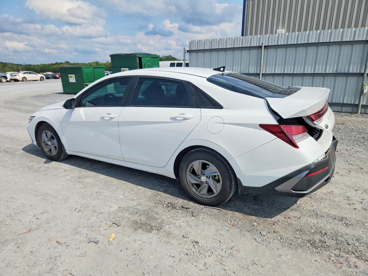 2024 HYUNDAI ELANTRA SE — Фото 2 из 12