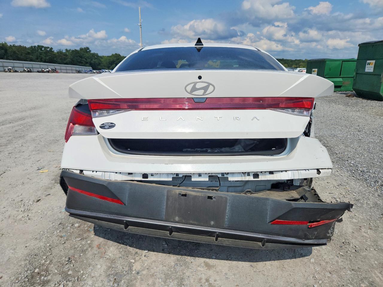 2024 HYUNDAI ELANTRA SE — Фото 6 из 12