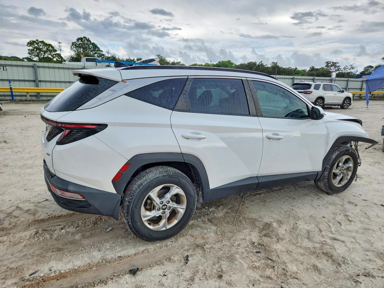 2023 HYUNDAI TUCSON SEL — Фото 3 из 14