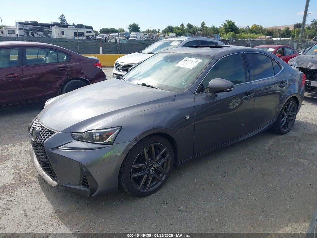 JTHBA1D2XJ5073581 2018 LEXUS IS 300 photo no. 2