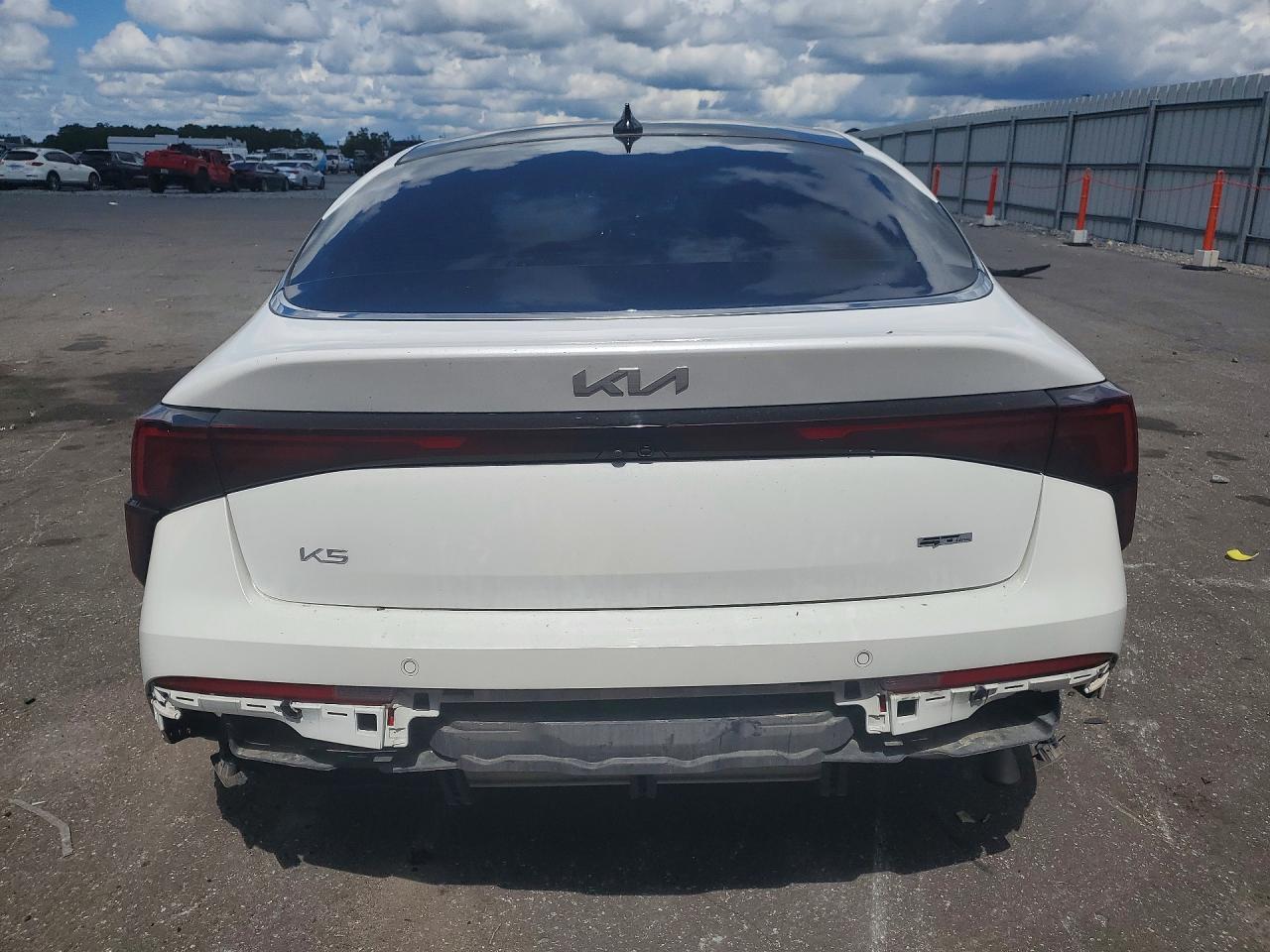 2025 KIA K5 GT LINE — Фото 6 из 13
