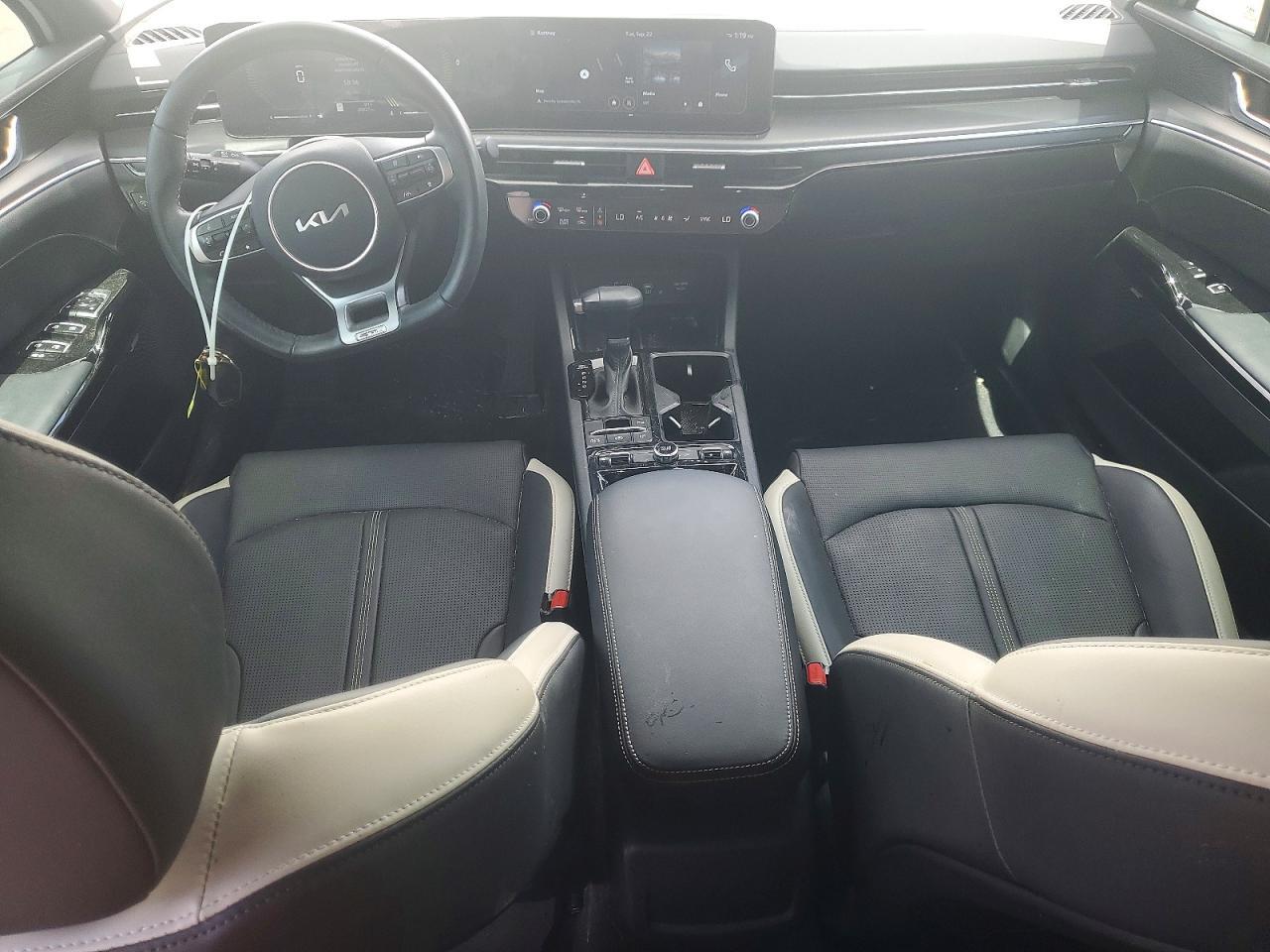 2025 KIA K5 GT LINE — Фото 8 из 13