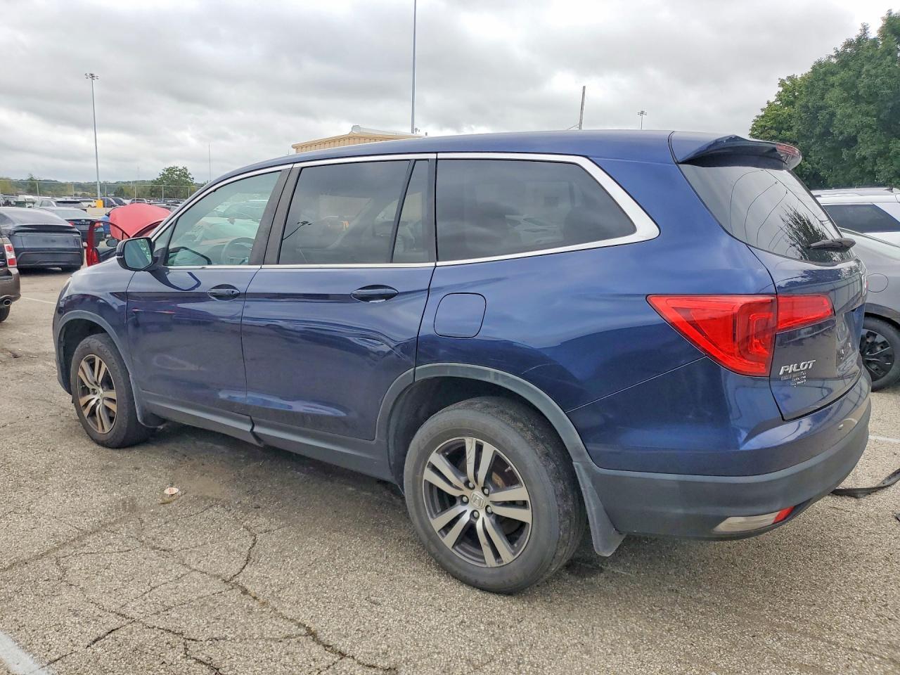 2017 HONDA PILOT EX — Фото 2 из 13