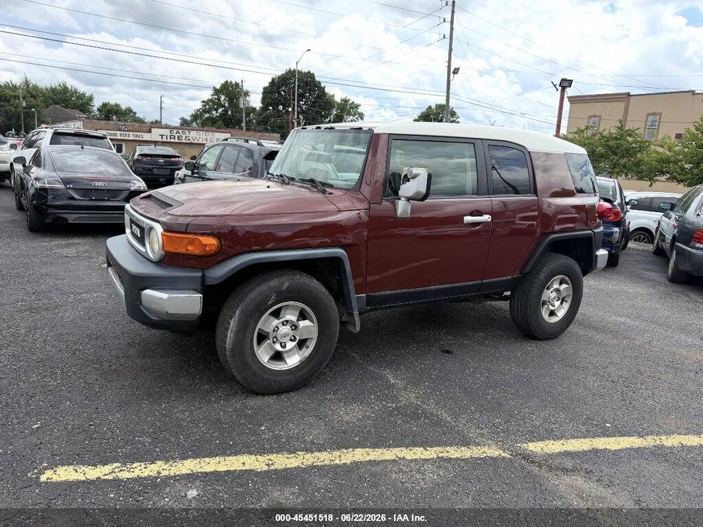 JTEBU11F68K030590 2008 TOYOTA FJ CRUISER photo no. 2