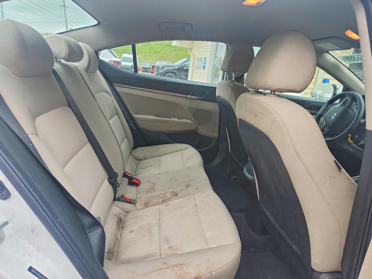 2018 HYUNDAI ELANTRA SE — Фото 10 из 13