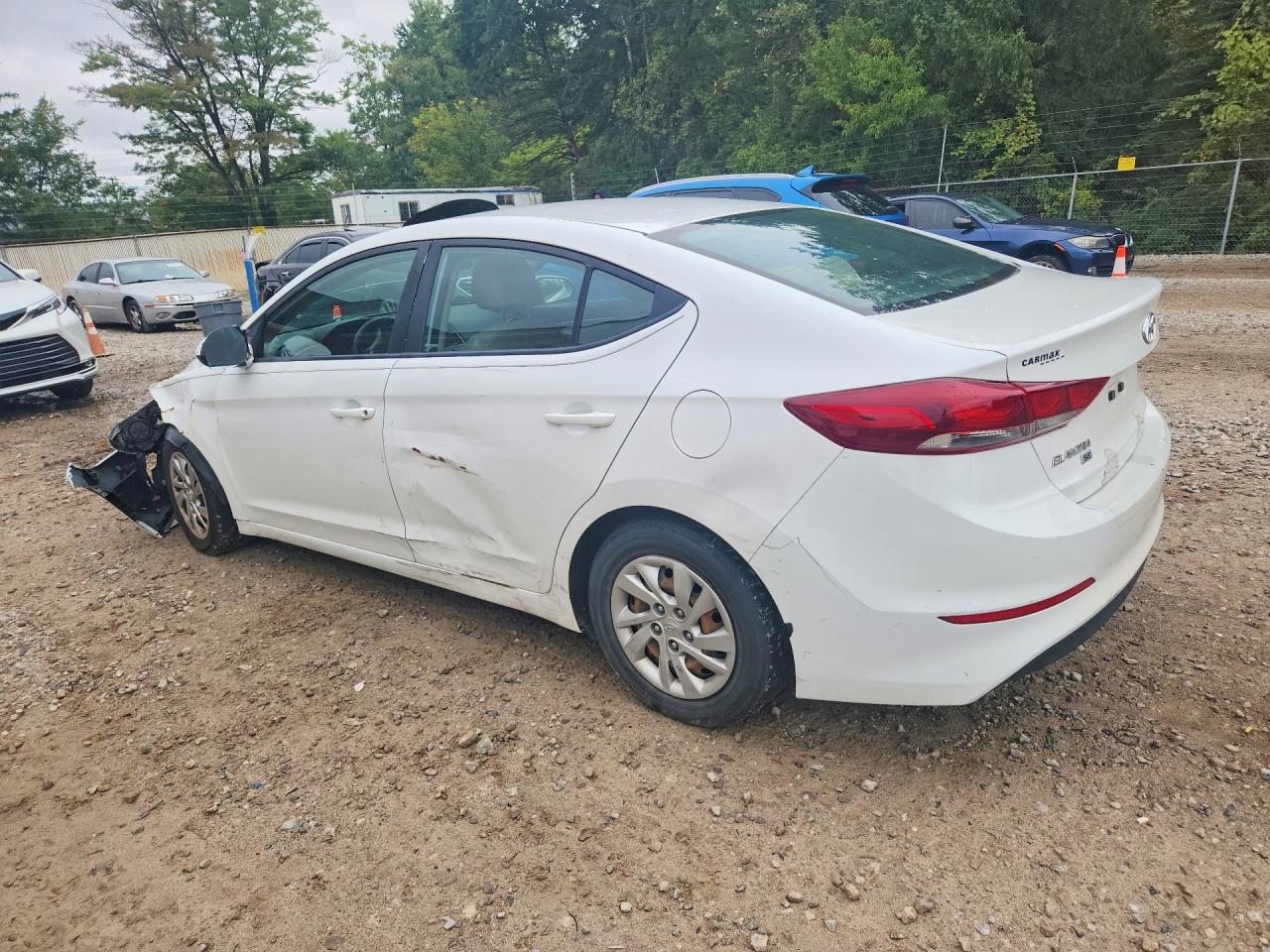 2018 HYUNDAI ELANTRA SE — Фото 2 из 13