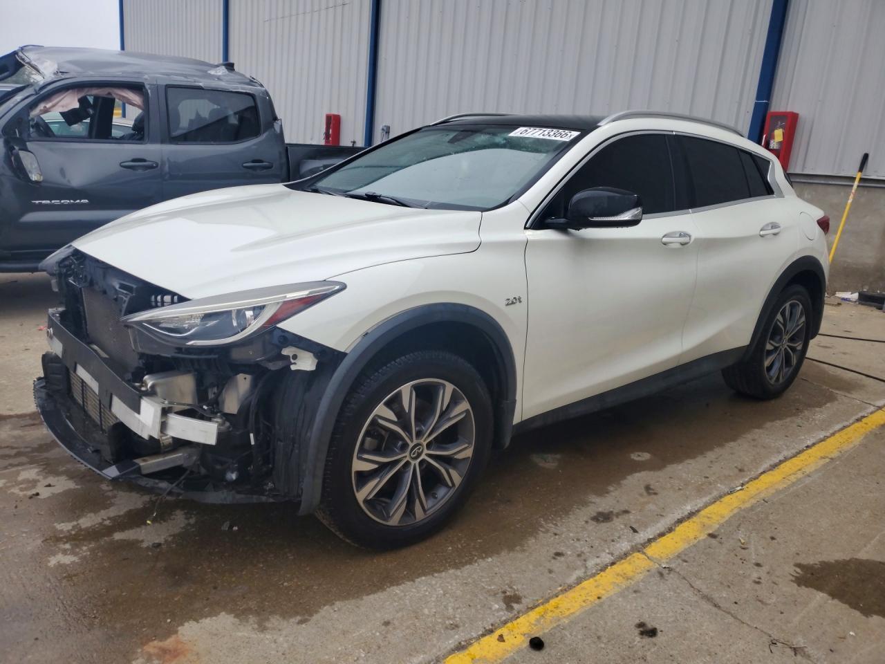 2017 INFINITI QX30 PREMIUM