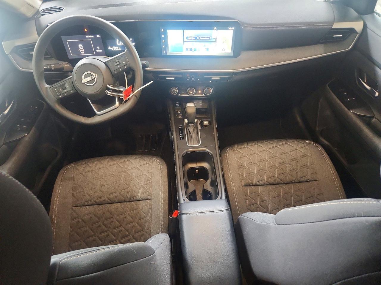 2025 NISSAN KICKS SV — Фото 8 из 13