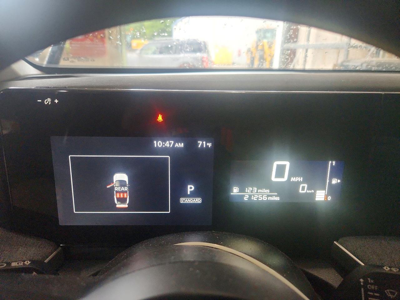 2025 NISSAN KICKS SV — Фото 9 из 13