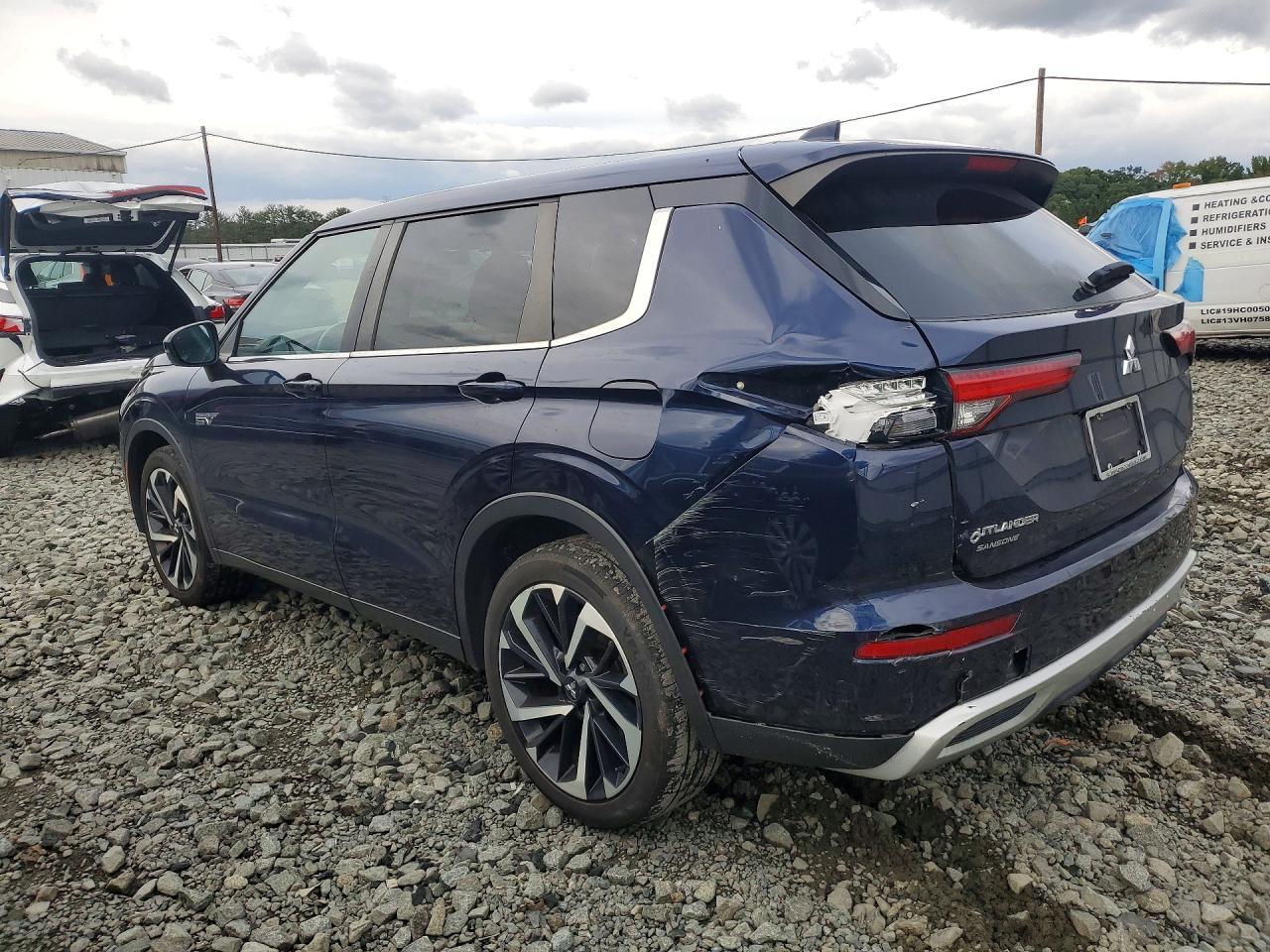 2023 MITSUBISHI OUTLANDER SE — Фото 2 из 12