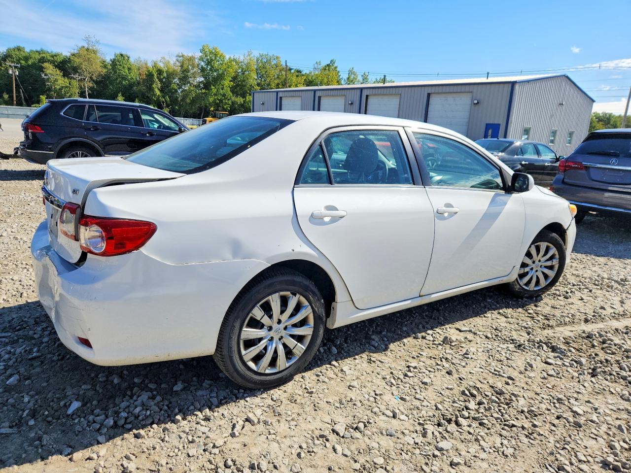 2013 TOYOTA COROLLA LE — Фото 3 из 12