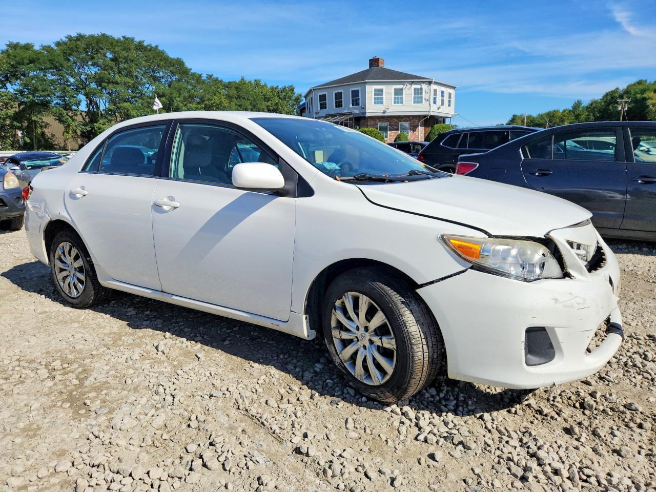 2013 TOYOTA COROLLA LE — Фото 4 из 12