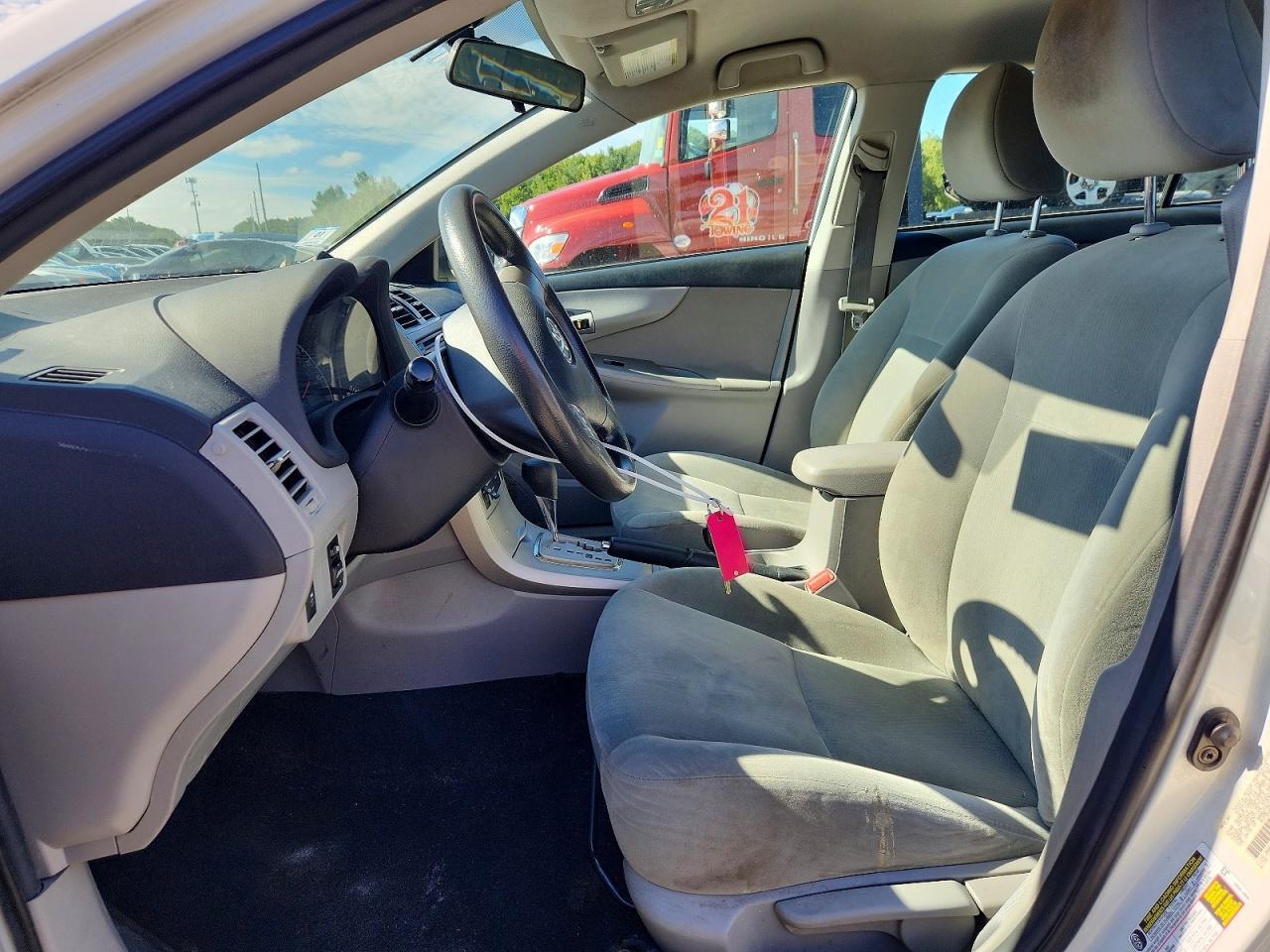 2013 TOYOTA COROLLA LE — Фото 7 из 12