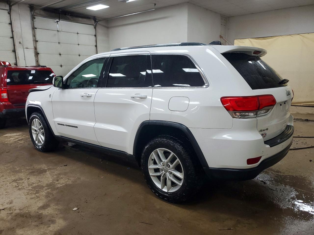 2018 JEEP GRAND CHEROKEE LAREDO — Фото 2 из 13