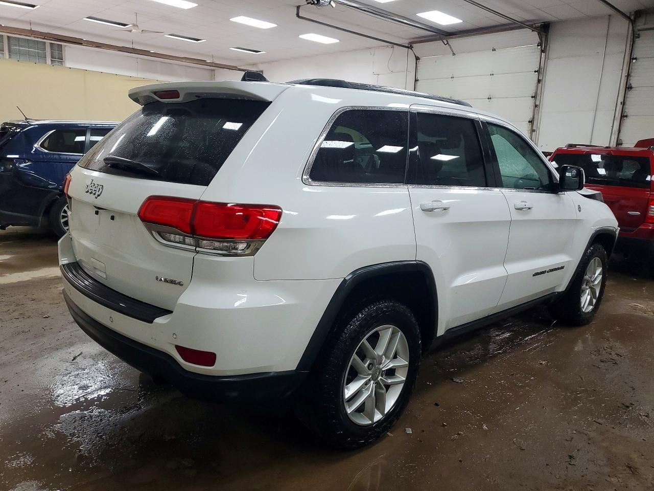 2018 JEEP GRAND CHEROKEE LAREDO — Фото 3 из 13
