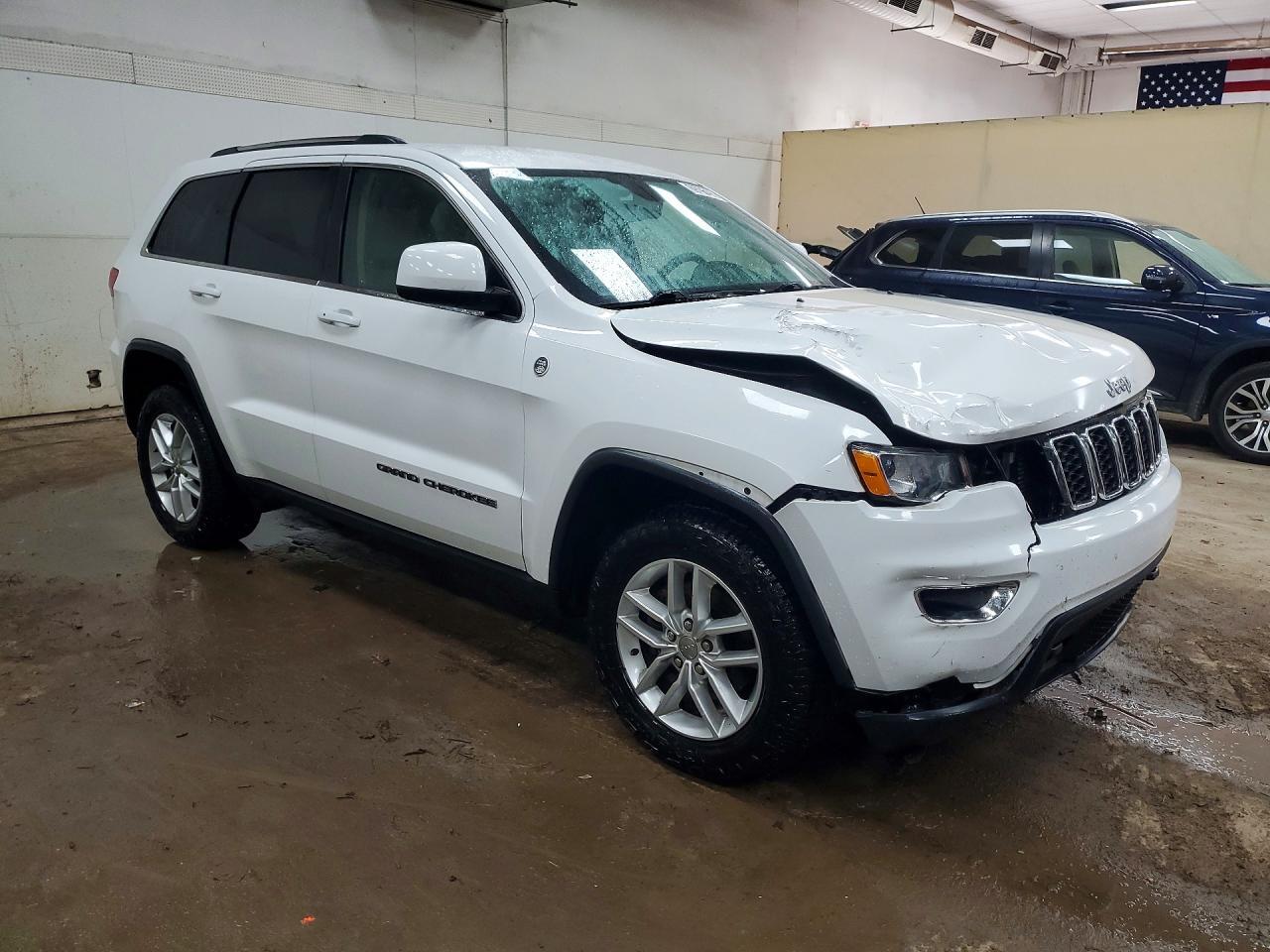 2018 JEEP GRAND CHEROKEE LAREDO — Фото 4 из 13