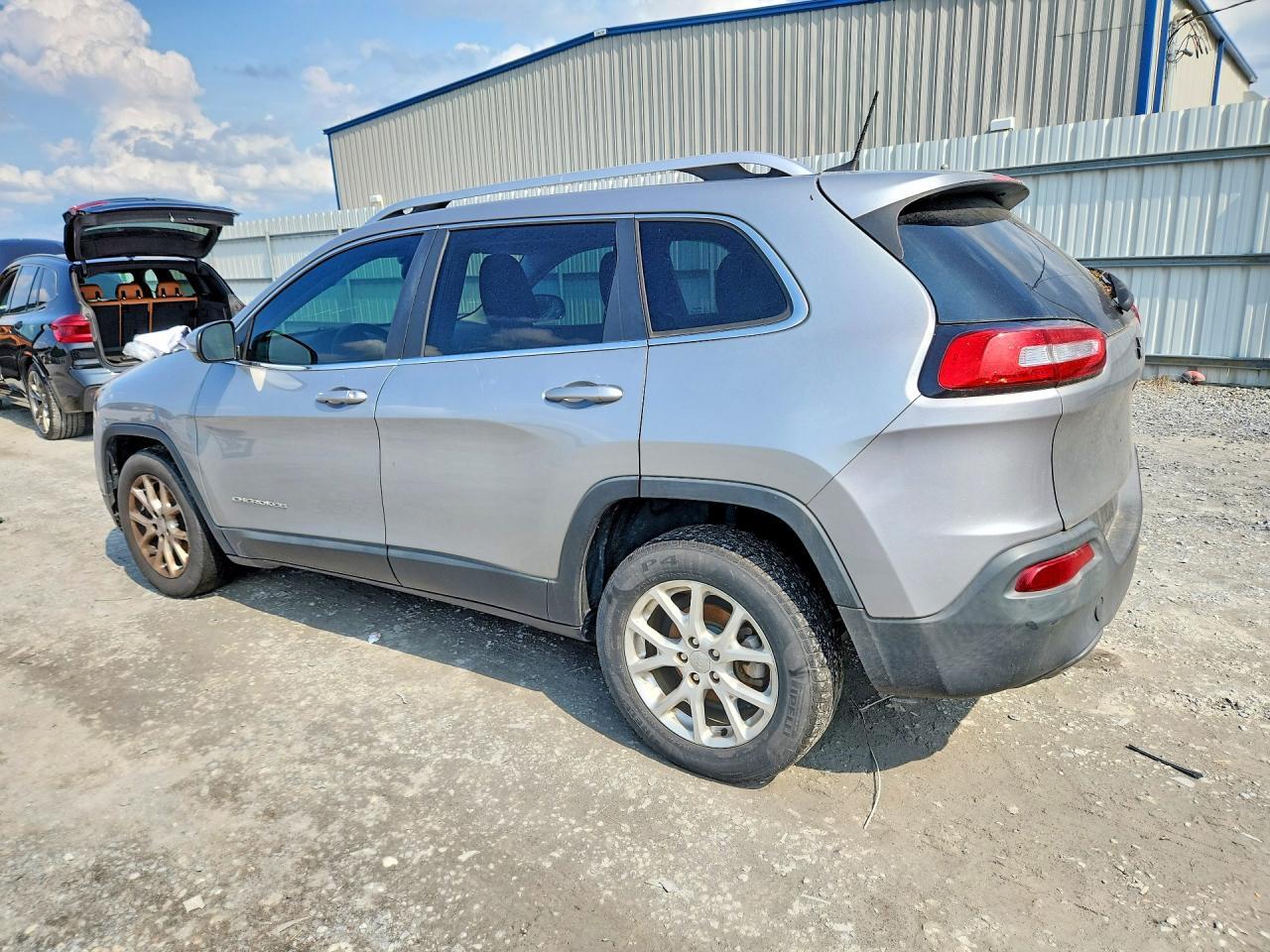 2016 JEEP CHEROKEE LATITUDE — Фото 2 из 13