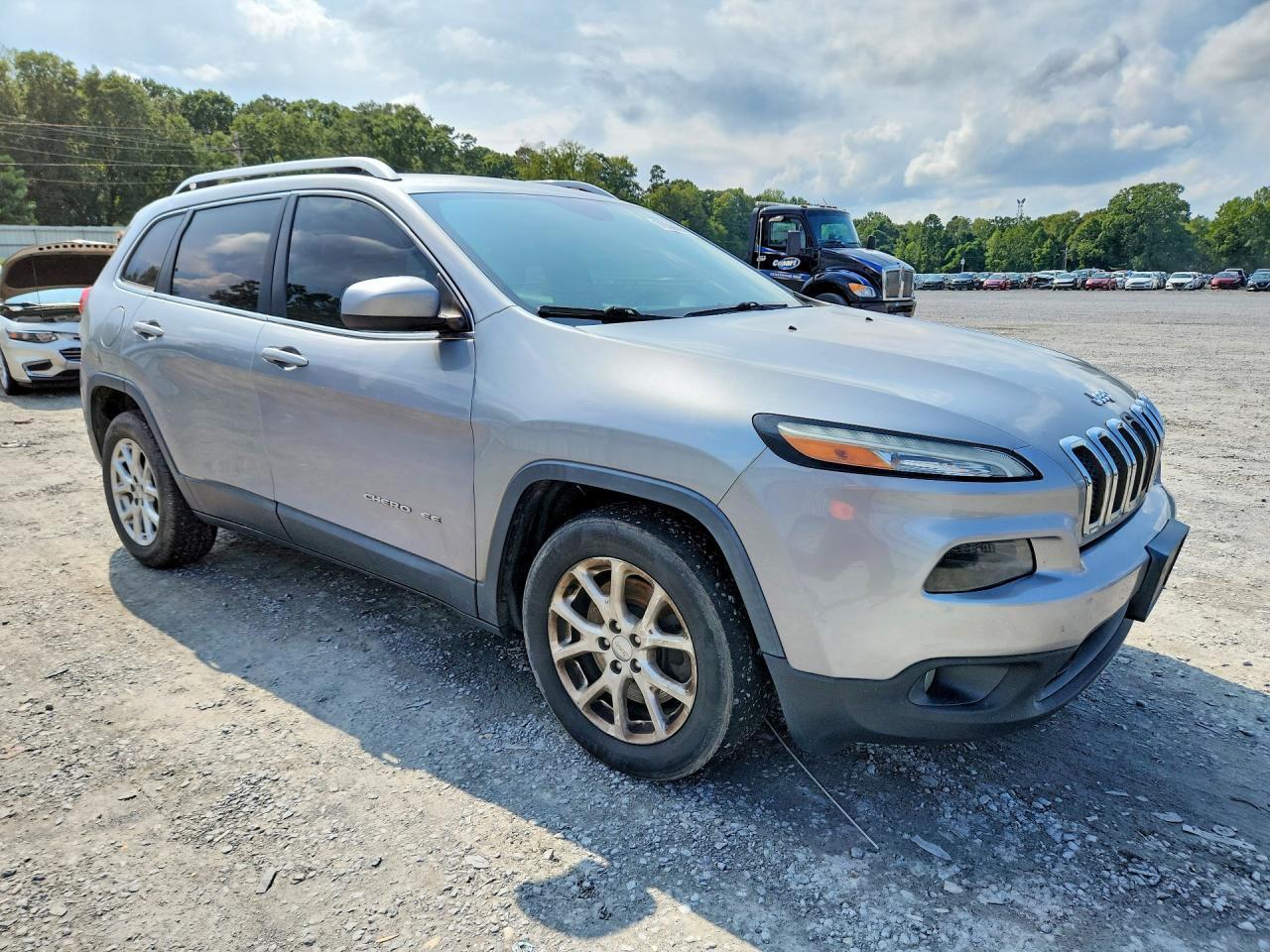 2016 JEEP CHEROKEE LATITUDE — Фото 4 из 13