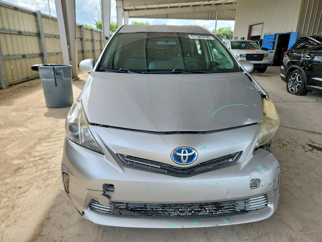 2013 TOYOTA PRIUS V TWO — Фото 5 из 12