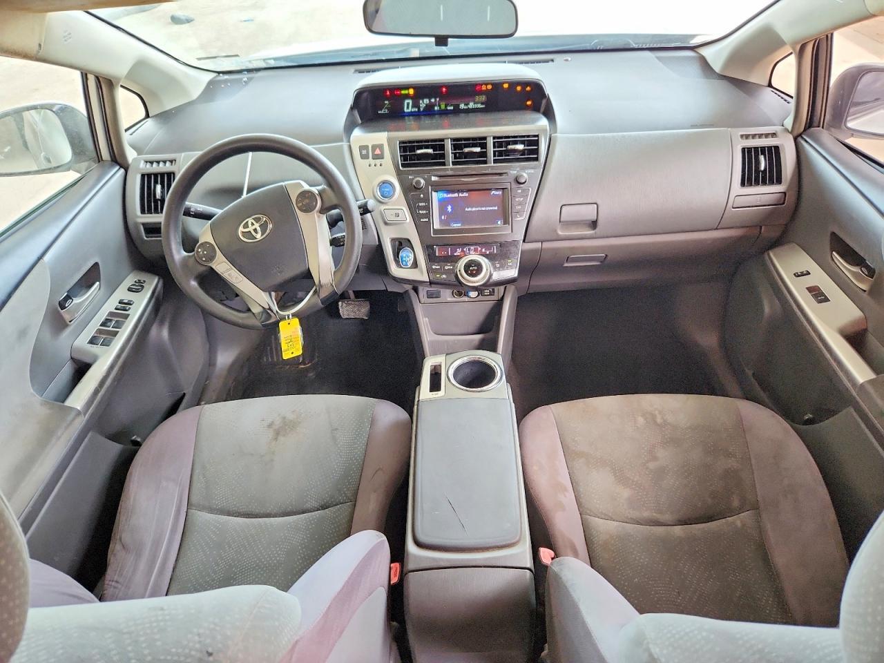 2013 TOYOTA PRIUS V TWO — Фото 8 из 12