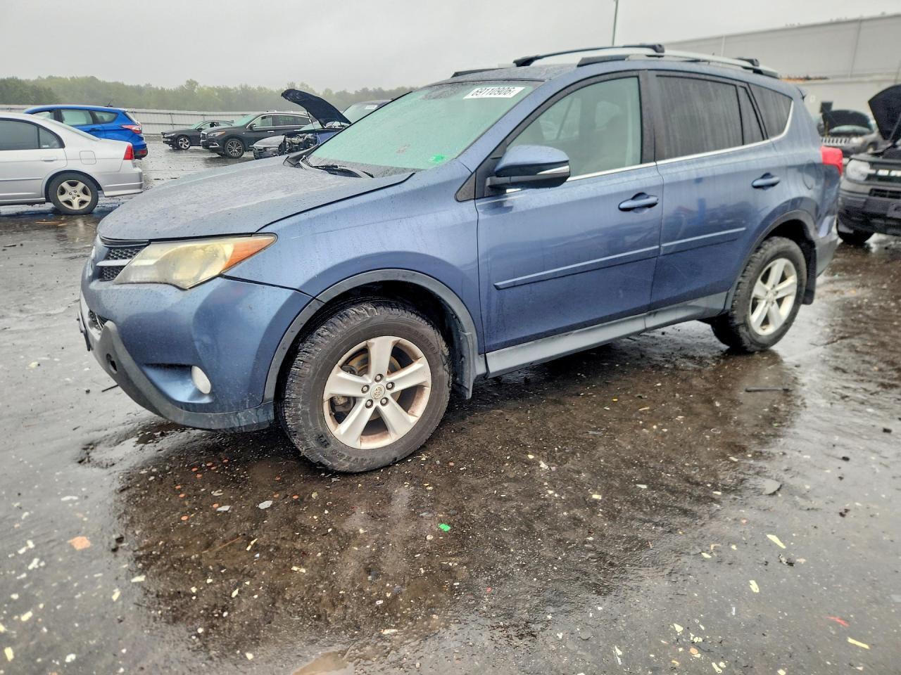 2013 TOYOTA RAV4 XLE