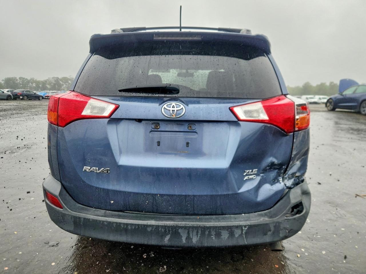 2013 TOYOTA RAV4 XLE — Фото 6 из 13