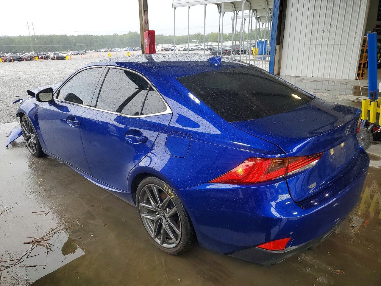 2020 LEXUS IS 300 F SPORT — Фото 2 из 12