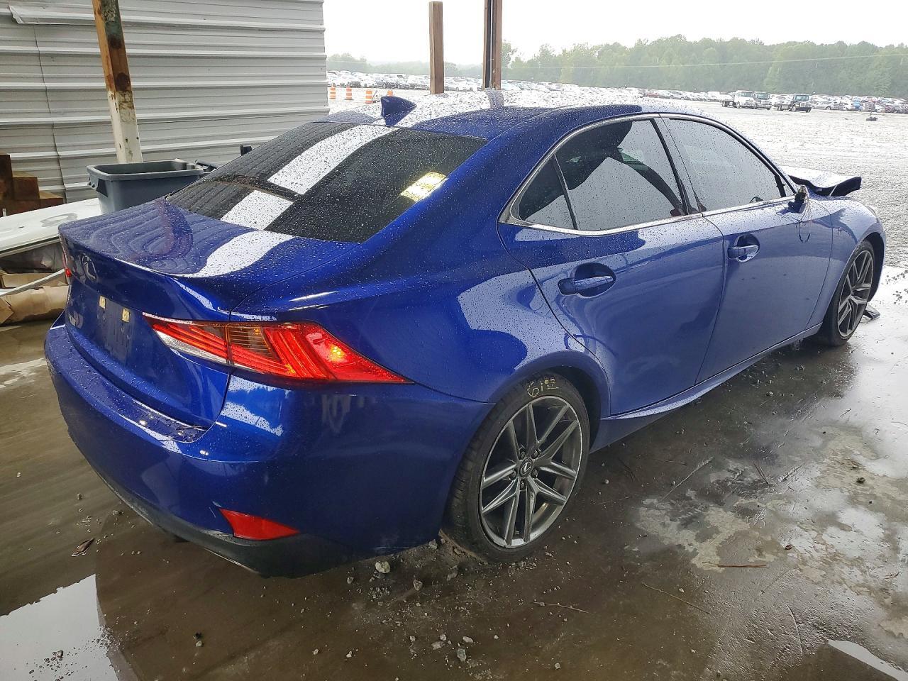 2020 LEXUS IS 300 F SPORT — Фото 3 из 12