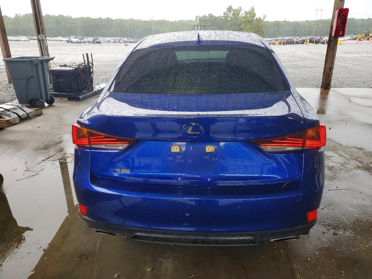 2020 LEXUS IS 300 F SPORT — Фото 6 из 12