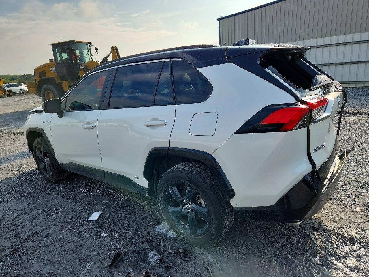 2021 TOYOTA RAV4 XSE — Фото 2 из 13