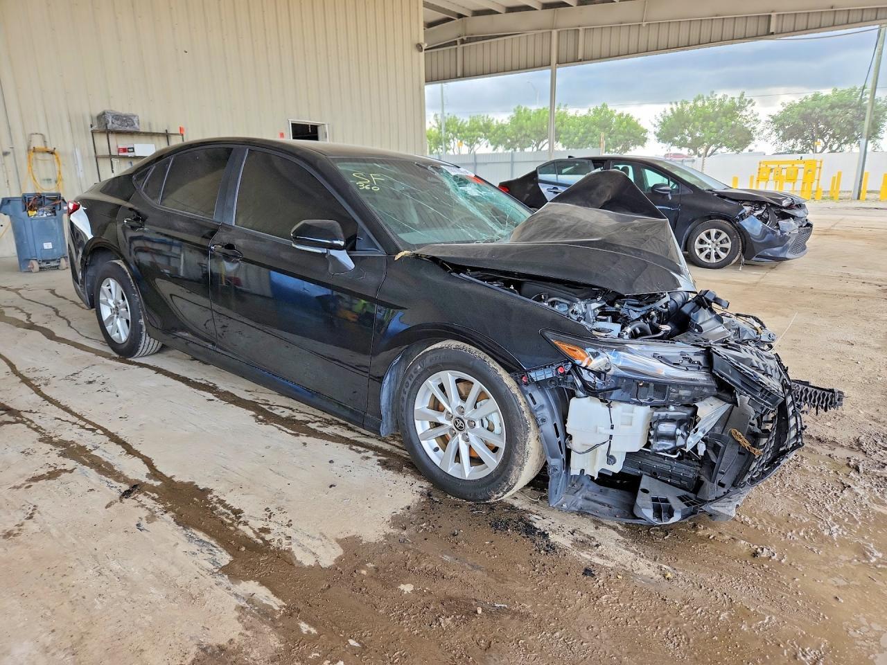 2025 TOYOTA CAMRY LE — Фото 4 из 12