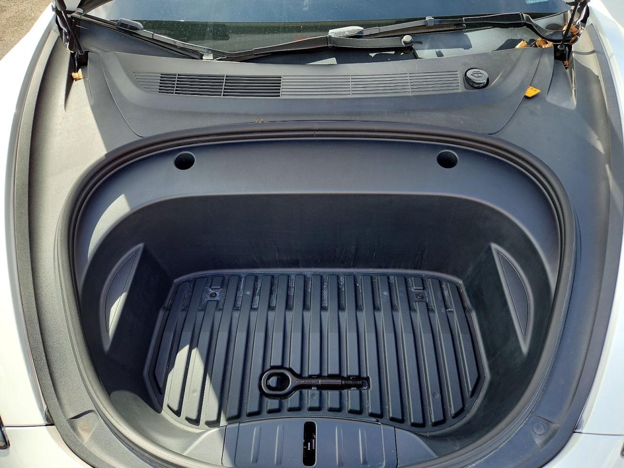 2023 TESLA MODEL 3 — Фото 11 из 12