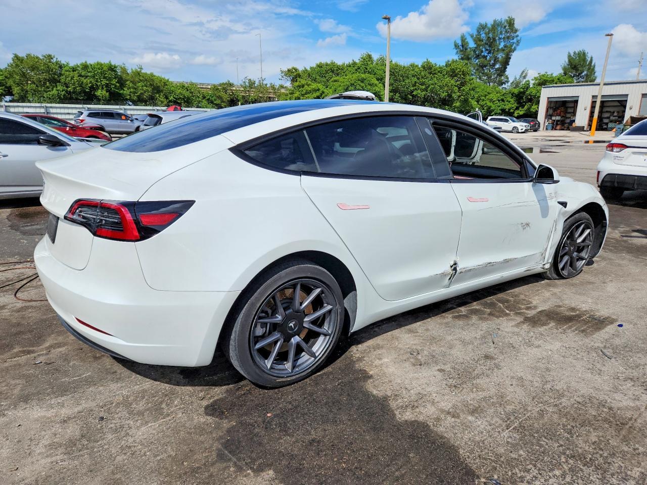 2023 TESLA MODEL 3 — Фото 3 из 12
