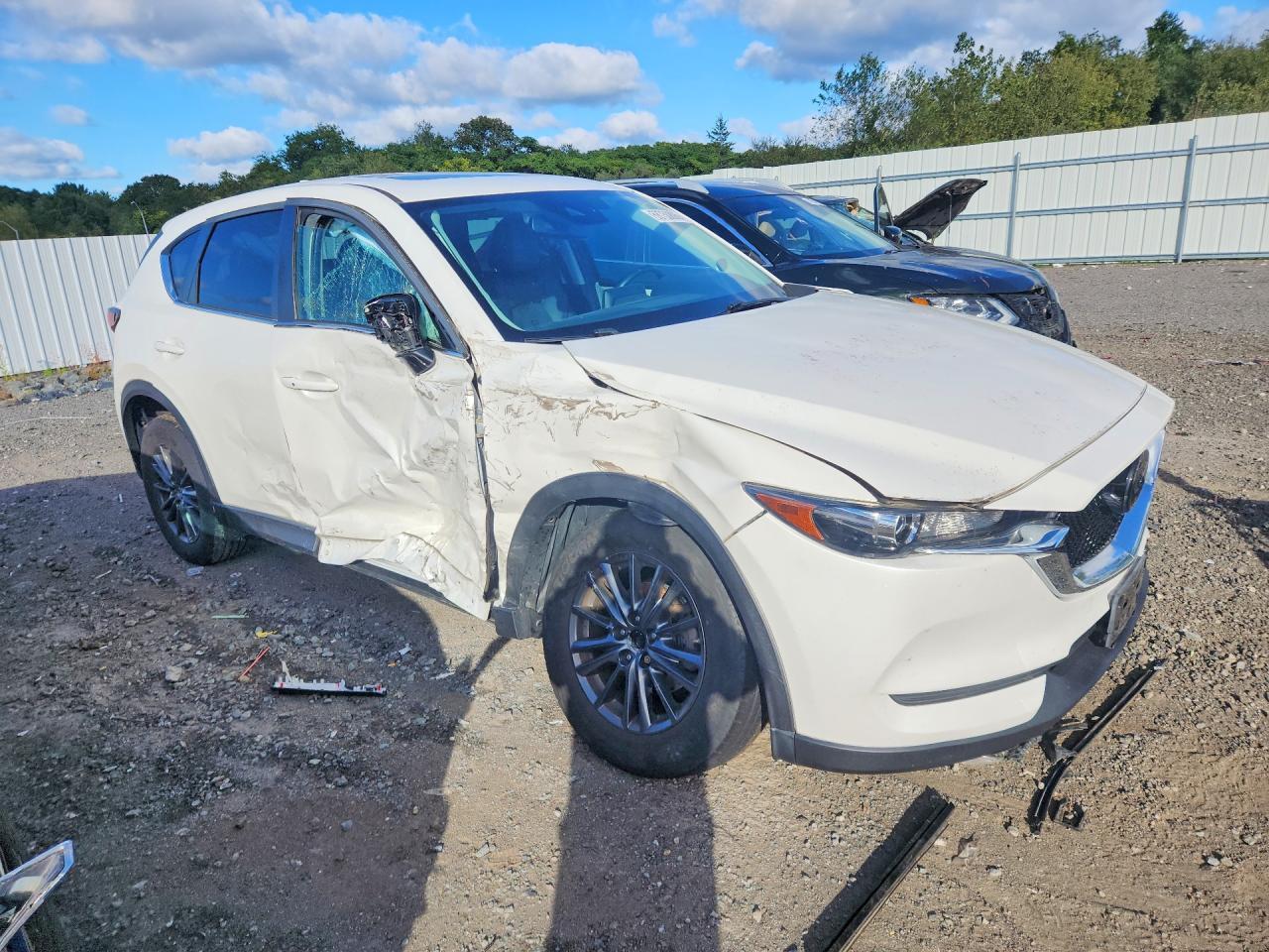 2019 MAZDA CX-5 TOURING — Фото 4 из 14