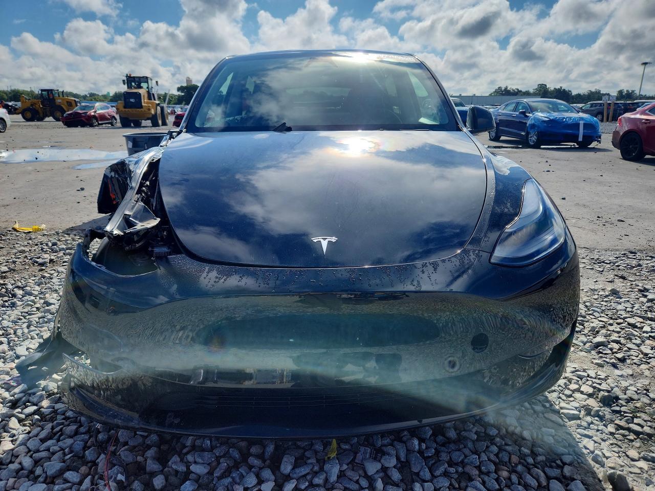 2023 TESLA MODEL Y — Фото 5 из 12
