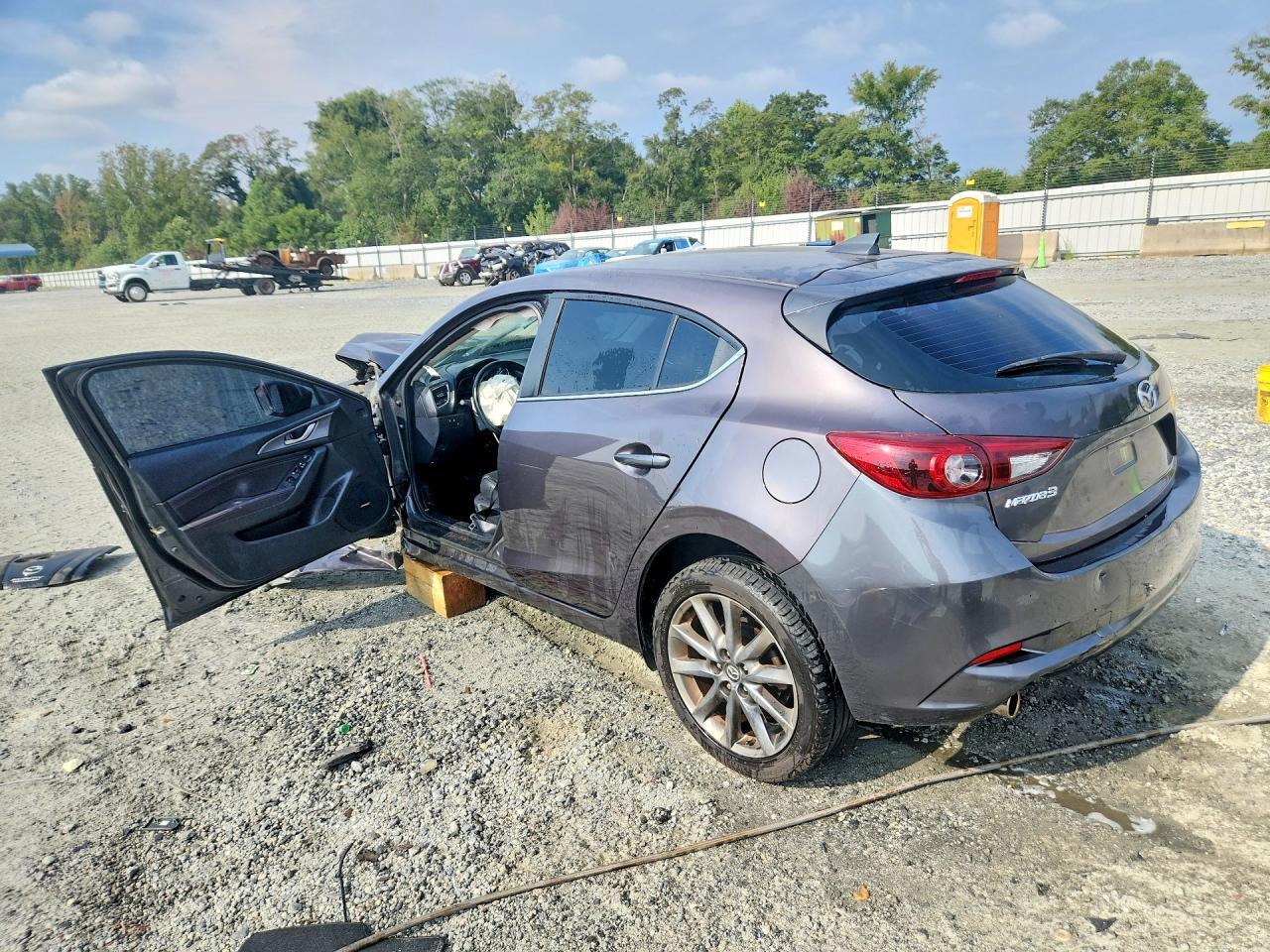 2018 MAZDA 3 GRAND TOURING — Фото 2 из 12
