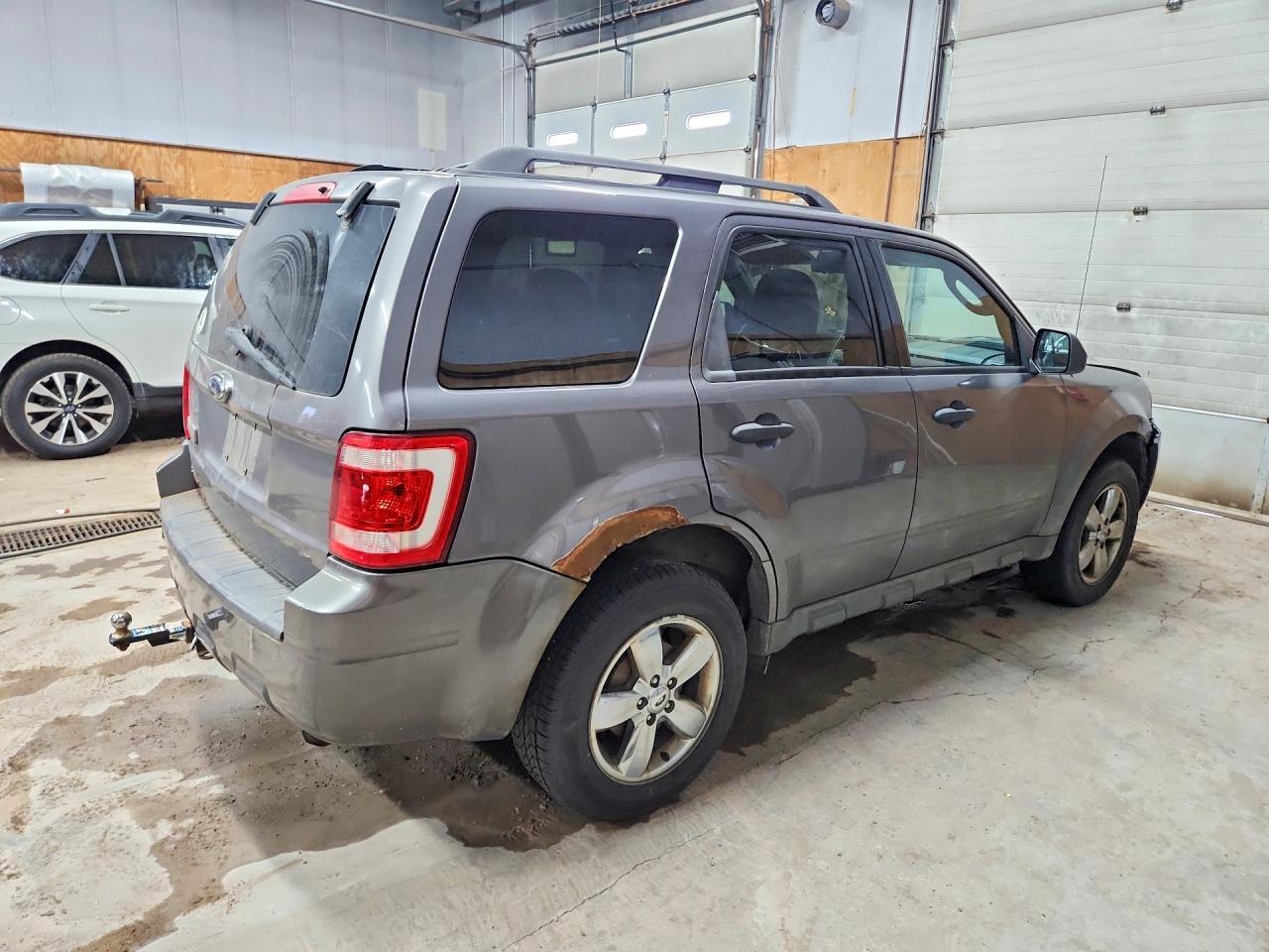 2009 FORD ESCAPE XLT — Фото 3 из 13