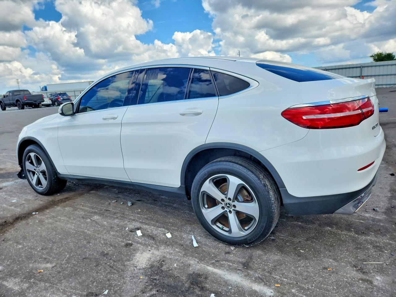 2018 MERCEDES-BENZ GLC COUPE 300 4MATIC — Фото 2 из 13