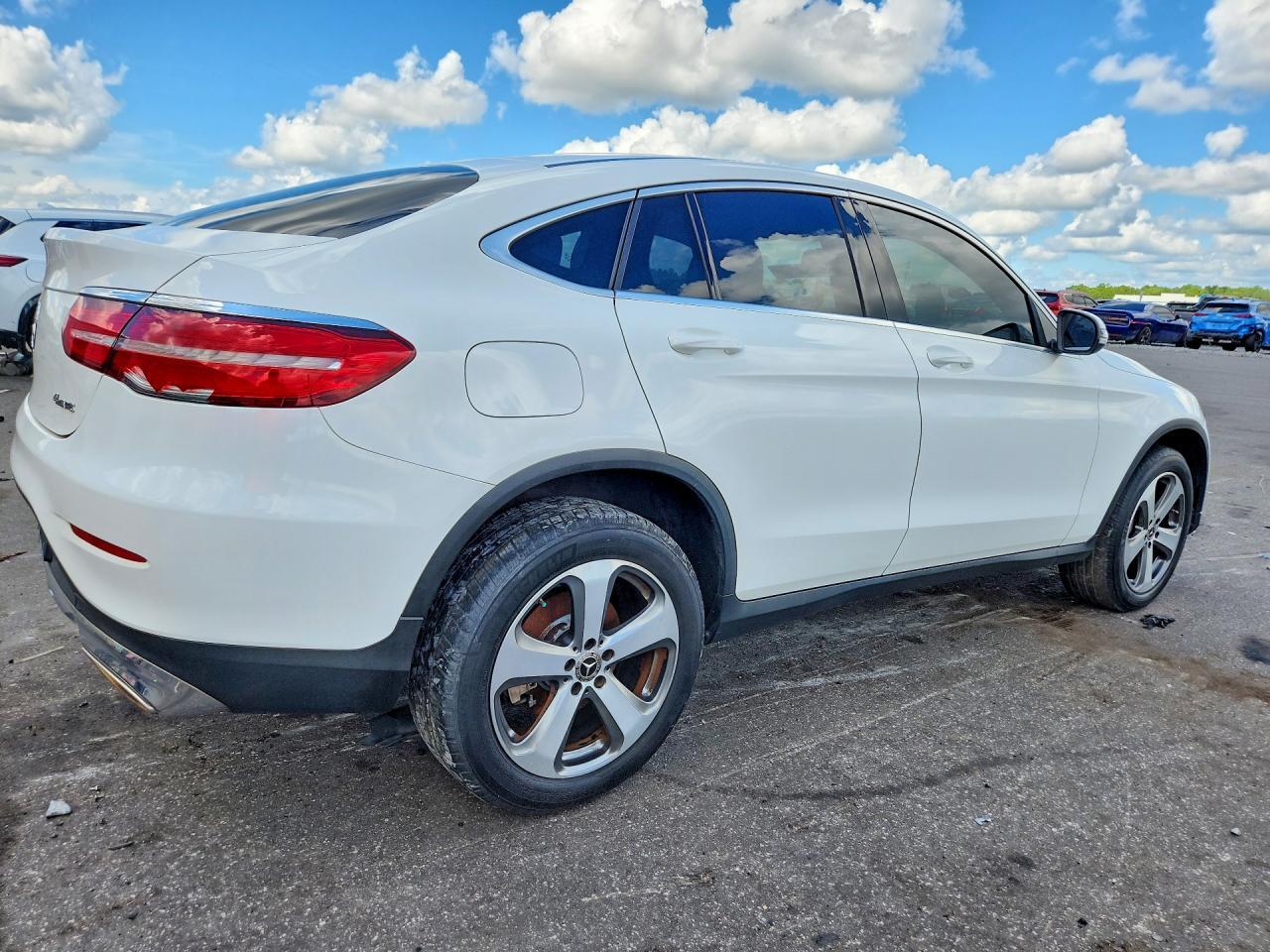 2018 MERCEDES-BENZ GLC COUPE 300 4MATIC — Фото 3 из 13